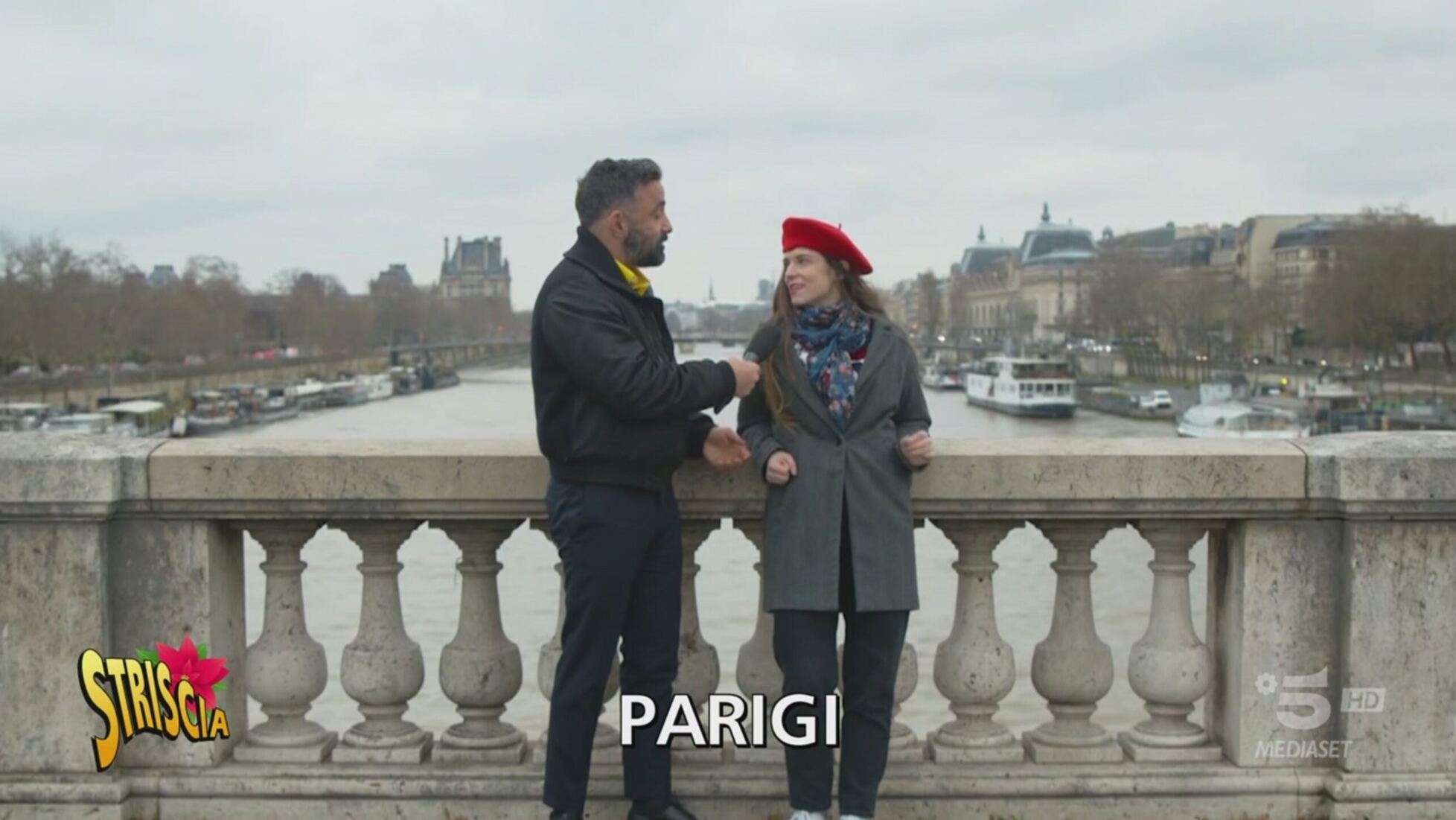 Striscia la notizia: Quanto ci vuole a prenotare una visita medica? Italia  vs Francia... Video | Mediaset Infinity