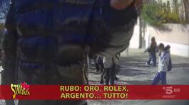 Tra chi compra e vende oro davanti al Colosseo spuntano anche i ragazzini thumbnail