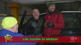 "Il disabile non c'è, vabbè…", Brumotti consegna "le merdine" a Bologna thumbnail