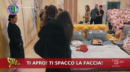 La stellare Valeria Marini e la lite dei concorrenti del Gf si prendono la scena de "I Nuovi Mostri"! thumbnail