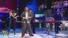 Fru scatenato ad "Amici": il ritorno del ballerino che non sapevamo di volere! thumbnail
