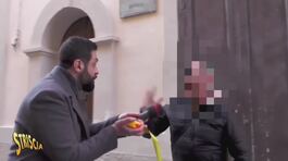 Stasera a Striscia: insultato e schiaffeggiato l'inviato Michele Macrì durante un servizio a Cetraro contro la 'ndrangheta thumbnail