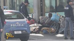 Oggi a Striscia, spacciatori "clochard" in stazione. Vittorio Brumotti tra droga e degrado nel centro di Bergamo