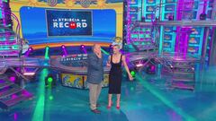 La Striscia dei record prosegue tra canzoni retro e mollette da bucato