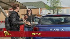 Parma, Brumotti consegna le "merdine"