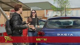 Parma, Brumotti consegna le "merdine" thumbnail