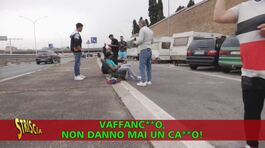 Roma, famiglie in camper sistemate lungo la tangenziale: il Comune ci fa una promessa thumbnail