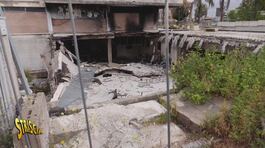 Roma, la grande discarica abusiva incenerita dal rogo è un cratere abbandonato: i cittadini chiedono risposte thumbnail