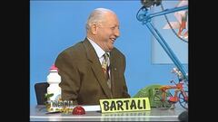 Storie di campioni, perché Bartali aveva la voce roca? Super Gino lo racconta a Striscia... Storie di campioni, perché Bartali aveva la voce roca? Super Gino lo racconta a Striscia...