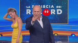 Striscia dei record: chitarra elettrica roteante e orecchie danzanti thumbnail