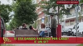 Anteprima - Donne importunate per strada: quante persone intervengono? Nuovo esperimento sociale di Valerio Staffelli sulla violenza di genere thumbnail