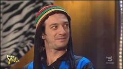 Tanti auguri a Ficarra, il conduttore dai mille… sosia!