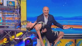 Striscia dei record: dopo le imitazioni… arriva l'arrotino! thumbnail