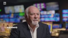 Antonio Ricci racconta le uscite serali durante gli anni di piombo con Giorgio Faletti: «Ci perquisivano e aprivano le custodie degli strumenti per vedere se dentro c'era il mitra»