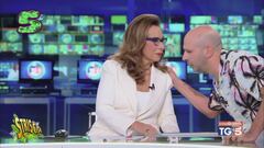 Checco Zalone a Cesara Buonamici: Questo mondo dello spettacolo non mi appartiene più Checco Zalone a Cesara Buonamici: Questo mondo dello spettacolo non mi appartiene più