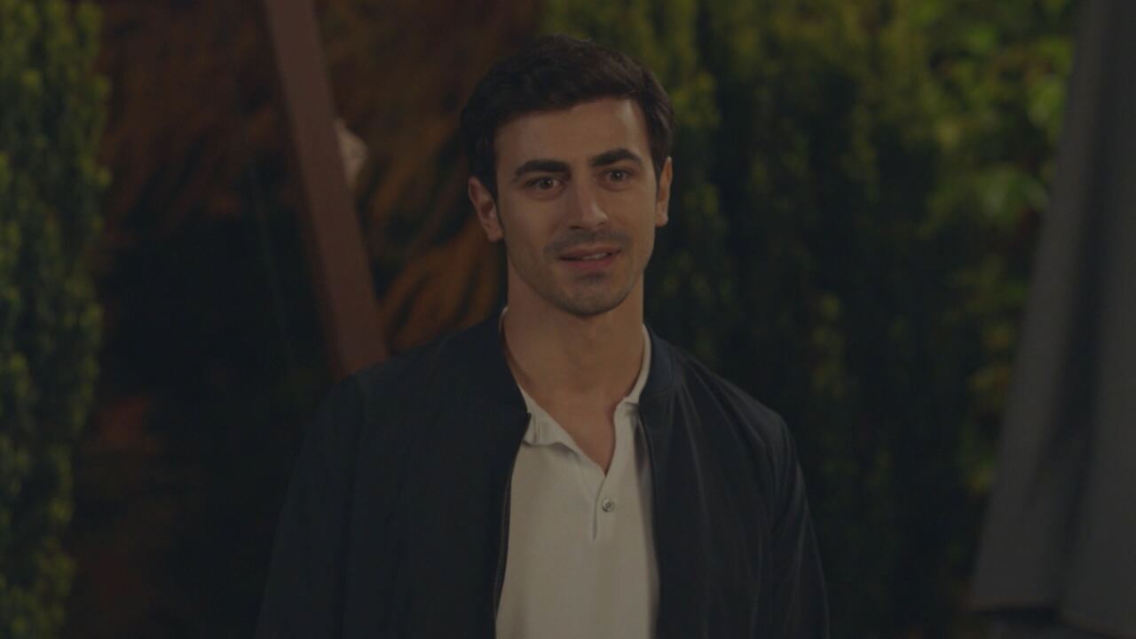 Tradimento, replica puntate 14 novembre 2025 in streaming | Video Mediaset