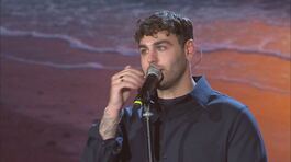 Alberto Urso canta un medley dei suoi successi thumbnail