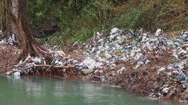 Sull'Appennino c'è una pattumiera galleggiante del Rio Rovigo thumbnail