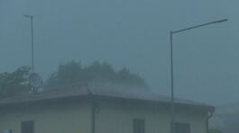 Nubifragi e grandinate, ondata di maltempo sull'Italia thumbnail