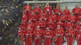 Via al Conclave, la prima fumata dal comignolo è alle 19 thumbnail