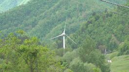 Le energie rinnovabili, dalla Toscana alla Puglia avanza l'onda di protesta thumbnail
