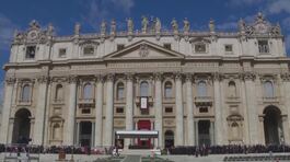 Il mondo ritorna a San Pietro, Zelensky e Vance a Roma thumbnail