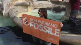 Imbrattarono di carbone la "Barcaccia", assolti a Roma 3 ecovandali thumbnail