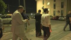 "Vedette vedette, andate via, qui non c'è spazio per lo spaccio"