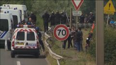 Francia e Inghilterra ora serrano i controlli sull'immigrazione