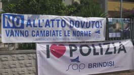 Sit in per i due agenti indagati per aver ucciso il killer del brigadiere thumbnail