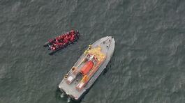"La Russia destabilizza la Gran Bretagna e l'Occidente con i migranti" thumbnail