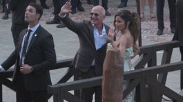 Jeff Bezos e Lauren Sanchez sposi in Laguna tra una folla di star thumbnail