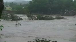 Tragica alluvione in Texas, il fiume investe i campi scout thumbnail