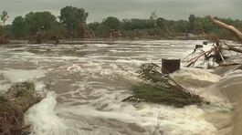 L'alluvione in Texas, piovono accuse, "Nessuna allerta" thumbnail