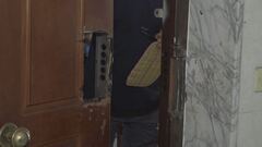 Vanno a trovare un parente, "Correte, la casa è occupata!"