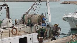 Il pesce scarseggia, a Sciacca i pescatori costretti a rottamare le barche thumbnail