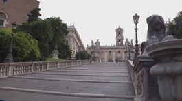 Roma, il comune rimuove i manifesti leghisti sul decreto sicurezza thumbnail