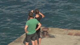 Liguria, a Vernazza divieto di fare selfie coi sentieri a strapiombo sul mare thumbnail
