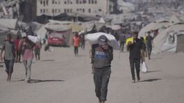 La battaglia di Gaza City, 400mila palestinesi in fuga thumbnail