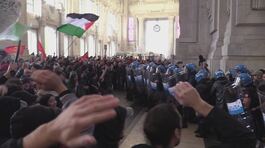 Anarchici, centri sociali e "maranza" hanno bruciato la giornata pro Gaza thumbnail