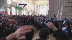Anarchici, centri sociali e "maranza" hanno bruciato la giornata pro Gaza