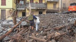 Frane e maltempo a Como, "Non uscire di casa" thumbnail