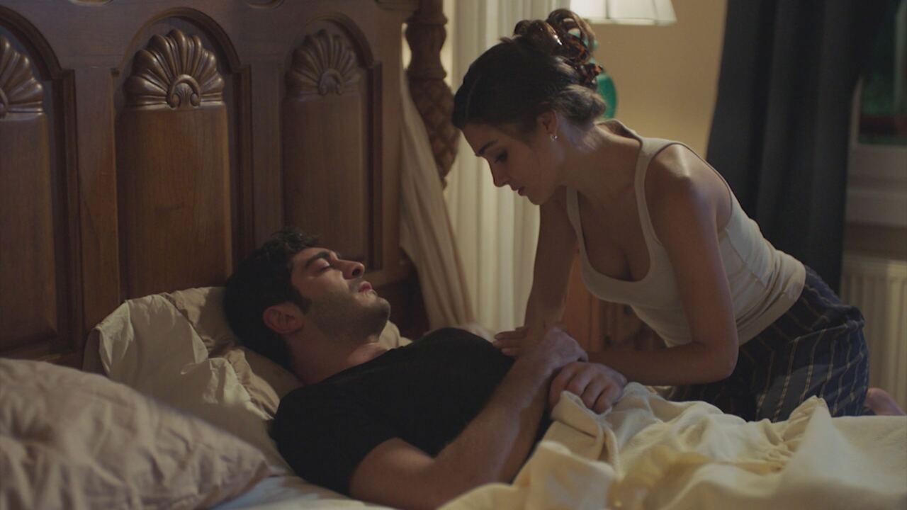 Another Love, replica puntata 21 ottobre in streaming | Video Mediaset