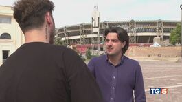 Le corse clandestine fuori dal Maradona thumbnail