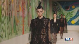 Dior e Schiaparelli alta moda a Parigi thumbnail