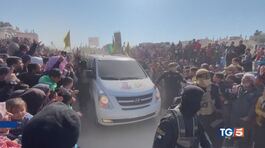 Liberi 8 ostaggi, altro show di Hamas thumbnail