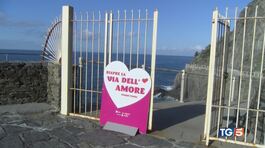 San Valentino e la via dell'amore e i fiori thumbnail
