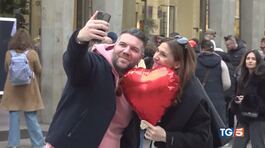 Regali e gesti d'amore San Valentino nel mondo thumbnail