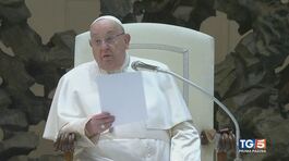 Il Papa ha la polmonite mondo in apprensione thumbnail