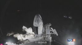 Turismo spaziale ma anche piedi in terra thumbnail